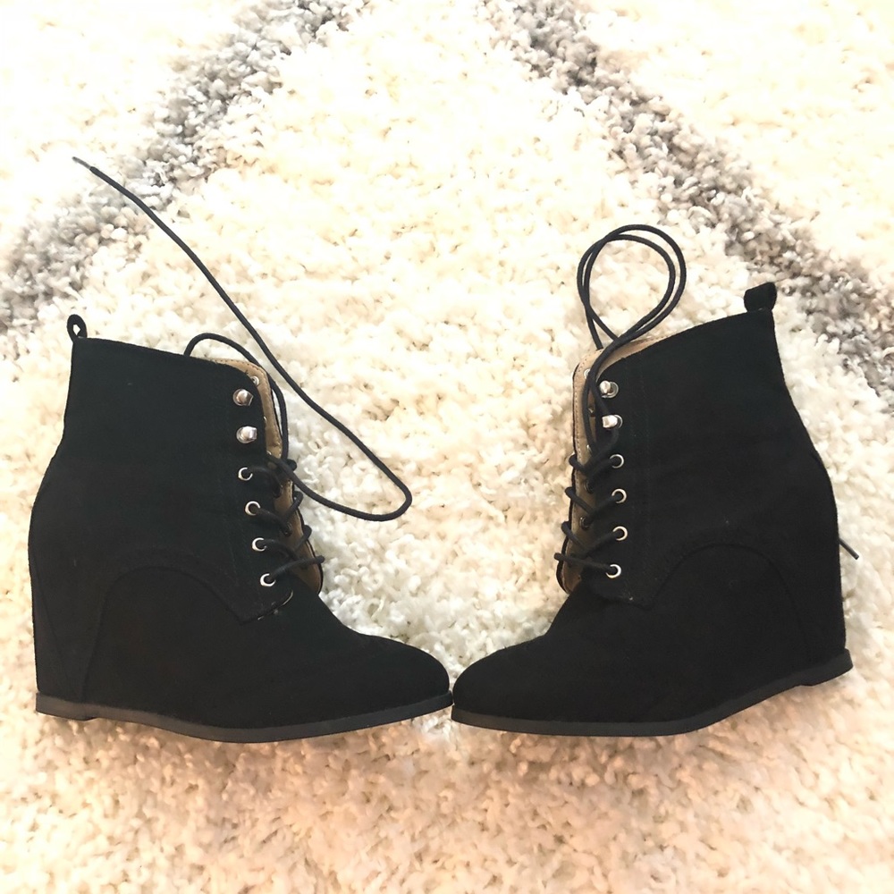 Black lace up bootie